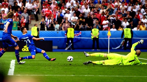 Исландия обыграла Австрию и вышла в плей-офф Евро-2016