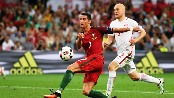 Португалия вышла в четвертьфинал Евро, обыграв Польшу в серии пенальти