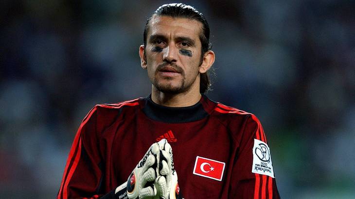 Экс-вратарь «Барселоны» и сборной Турции находится в критическом состоянии