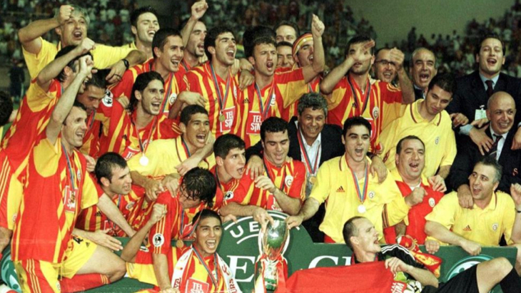 Опустили королей в княжестве Монако. Как «Галатасарай» выиграл Суперкубок УЕФА в 2000-м