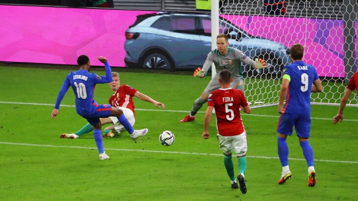 Англичане забили четыре мяча в ворота венгров