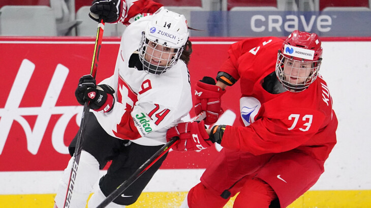 Российские хоккеистки в овертайме проиграли Швейцарии в четвертьфинале ЖЧМ