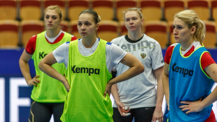 Женская сборная России проиграла Румынии на ЧЕ по гандболу